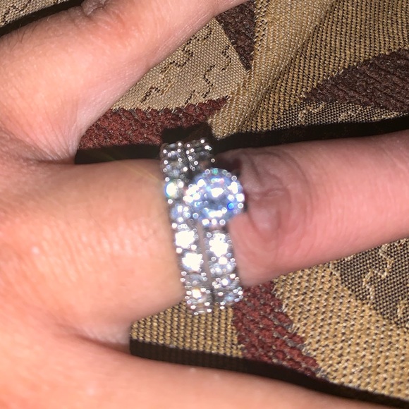 Women’s wedding band set - Picture 2 of 6